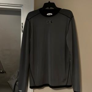 Men’s Under Armour base layer shirt size large